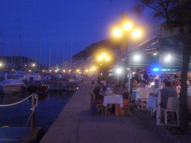 Bonifacio by night